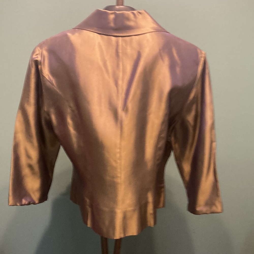 JS Signature Blouse - Picture 5 of 8